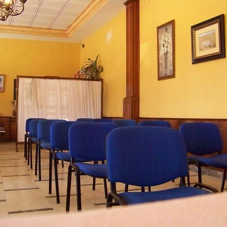Hostal Restaurante El Lirio Bollullos Par del Condado Esterno foto