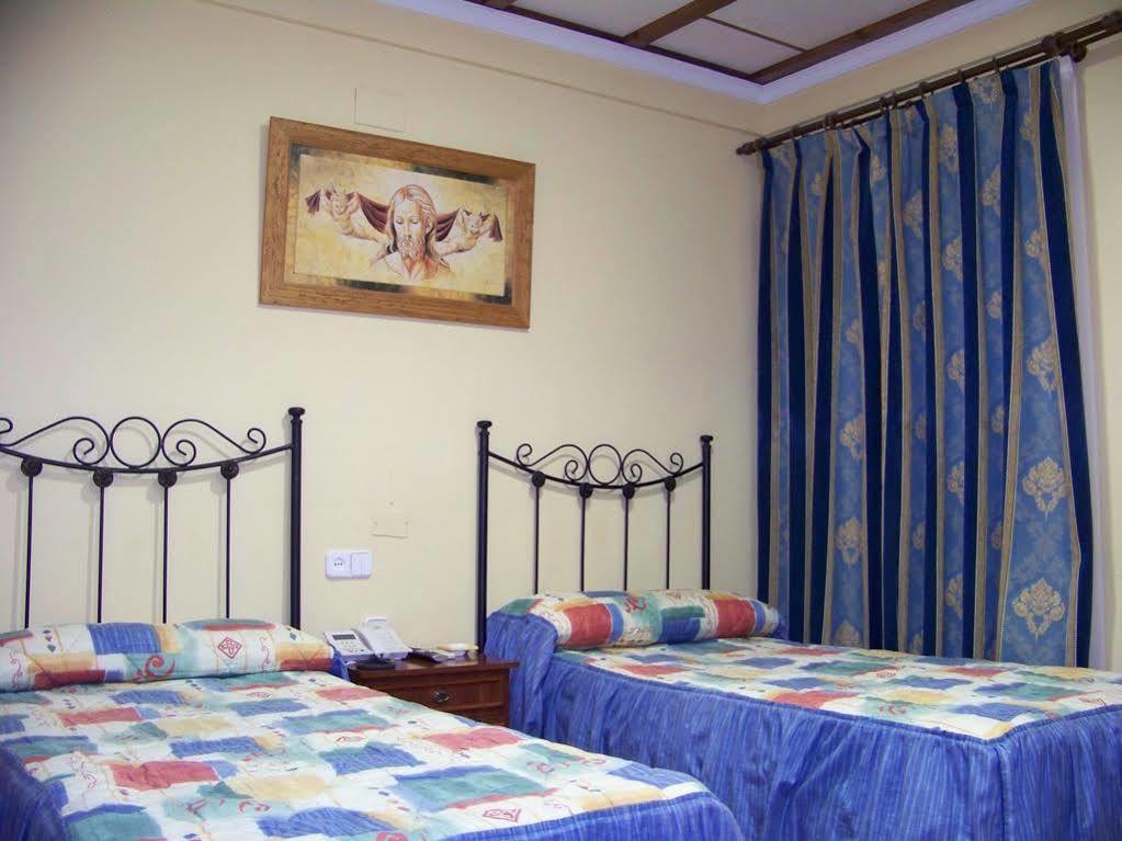 Hostal Restaurante El Lirio Bollullos Par del Condado Esterno foto
